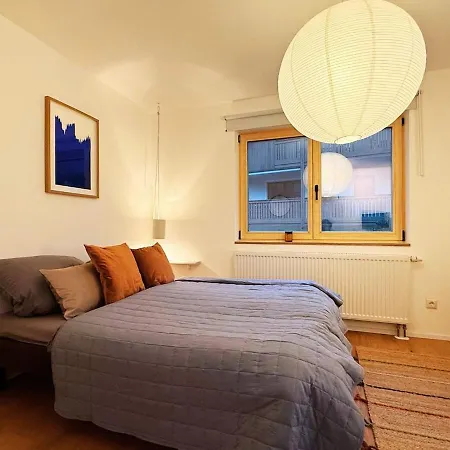 Charmantes - Fuer 2-4 Personen - Modern, Ruhig, Parkplatz