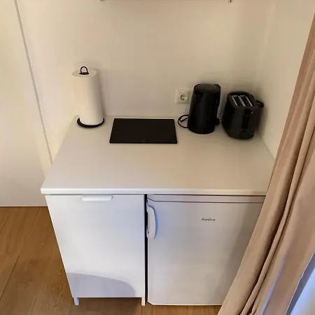 Charmantes - Fuer 2-4 Personen - Modern, Ruhig, Parkplatz شقة