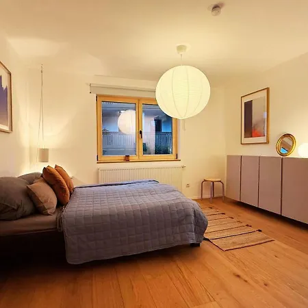 Charmantes - Fuer 2-4 Personen - Modern, Ruhig, Parkplatz * باساو