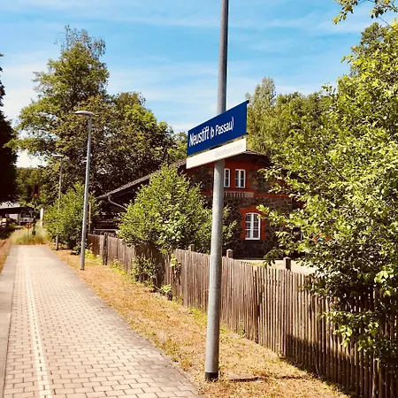 Charmantes - Fuer 2-4 Personen - Modern, Ruhig, Parkplatz شقة *